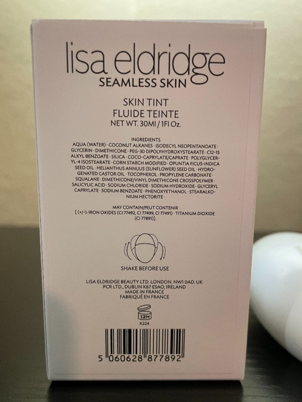 Lisa Eldridge Seamless Skin Tint Shade T6 - Picture 3 of 3